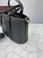 کیف زنانه پرادا مدل دستی بیضی