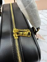 کیف زنانه میومیو مدل دستی و دوشی بند چرم